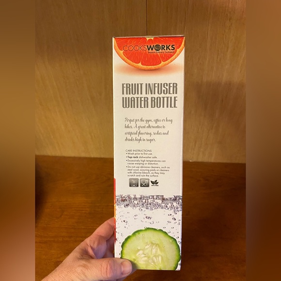 NWT Fruit Infuser Water Bottle Brand New Never Been Opened - Picture 6 of 8